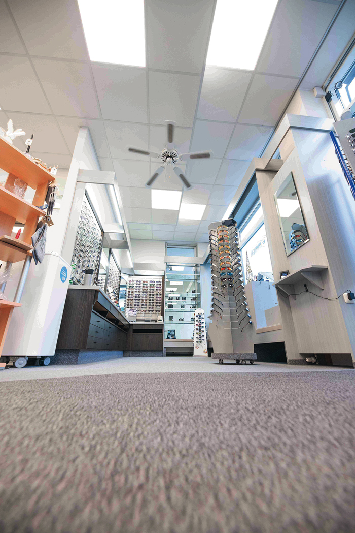 Eingangsbereich des Optikergeschäfts Brillen Sommer