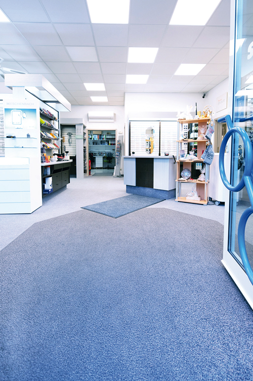 Eingangsbereich des Brillen Sommer Optikerladen